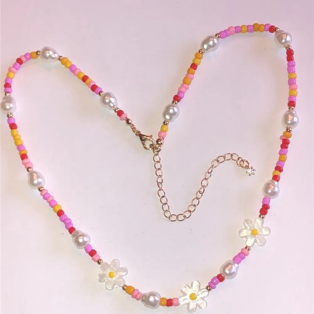 Pink Colorful Seed Bead Beaded Mother of Pearl Flower Necklace - Image 4
