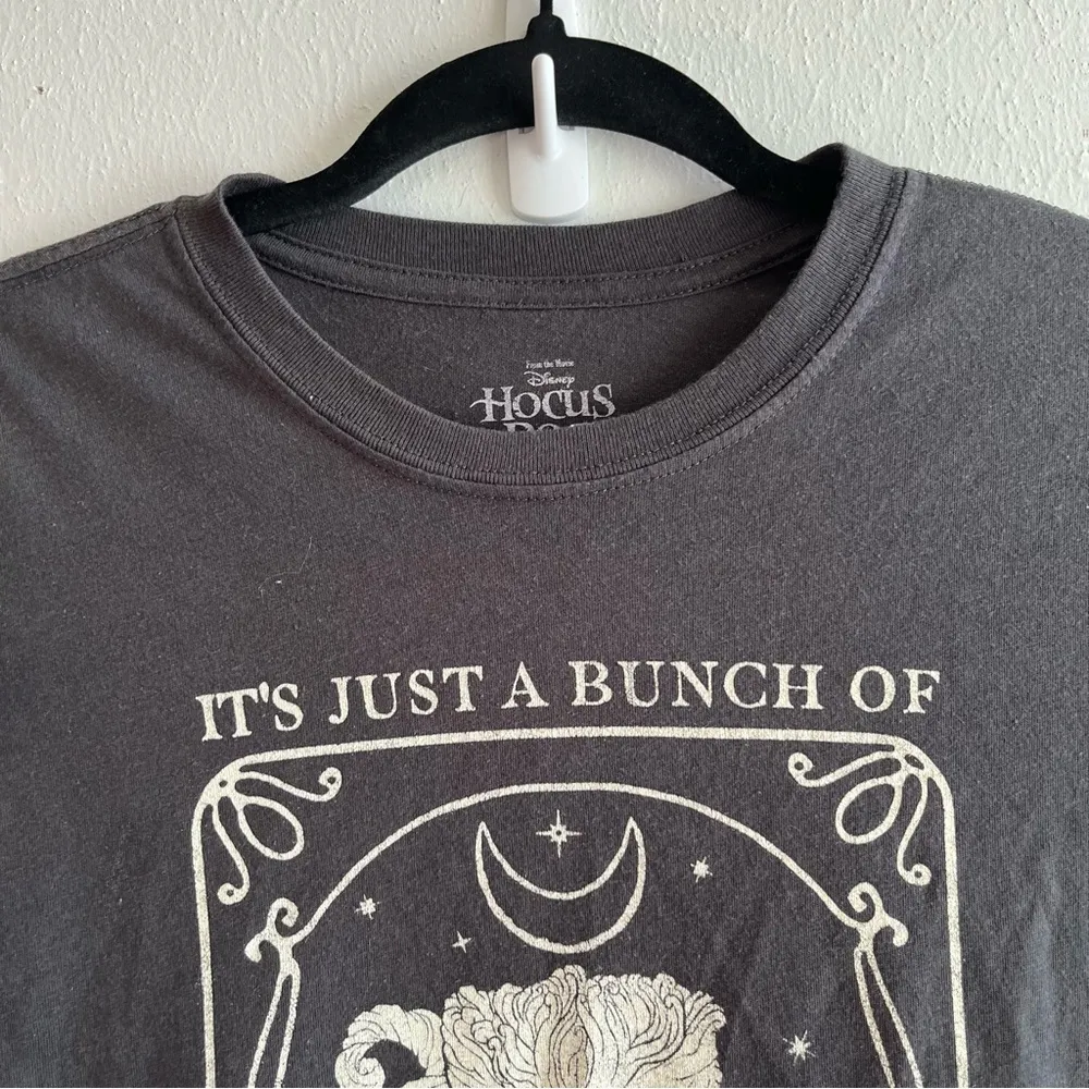 Disney Tee Hocus Pocus Tarot Card Style Grey Crew Neck T Shirt Sz XS GUC - Image 2