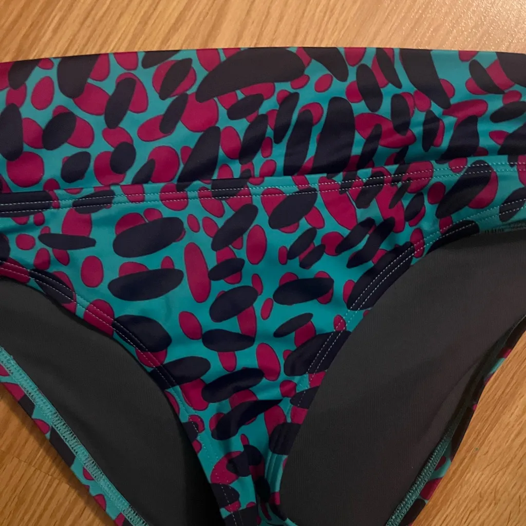 Victoria Secret Bikini. Top‎ size 36 B Bottoms M - Image 2