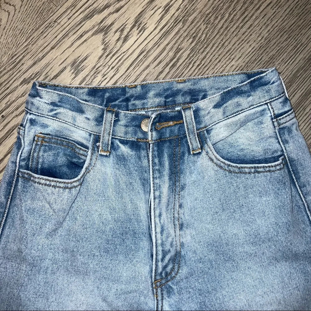 High Waisted Jeans - Image 2