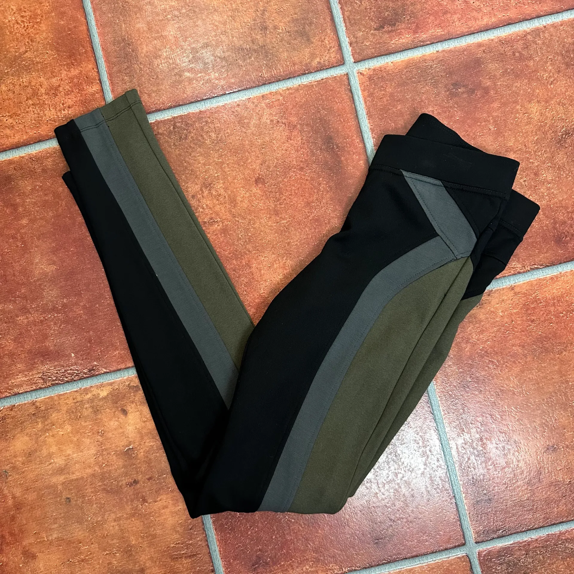 Hale Bob Contrast Panels Stretchy Leggings Size S - Image 2