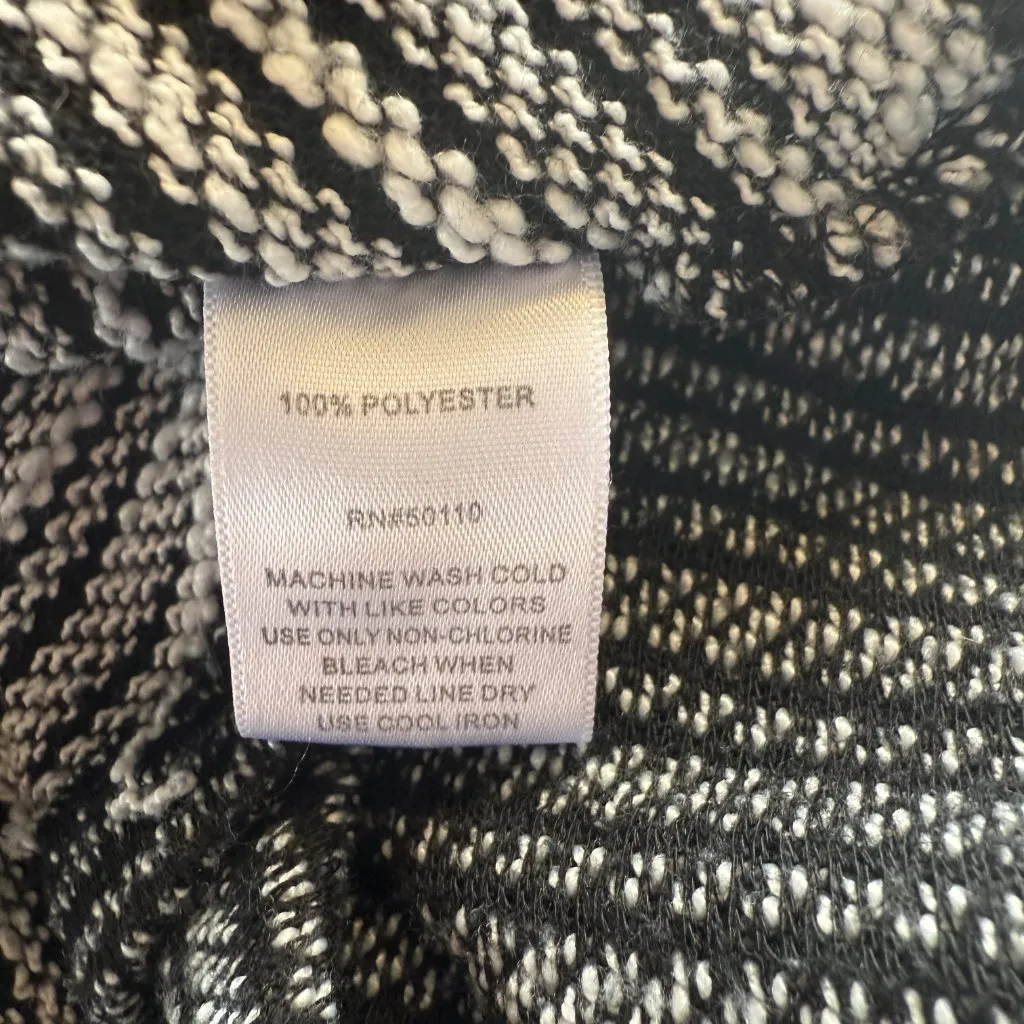 Feathers black and white long sleeve hooded top sweatshirt sweater size medium - Image 11