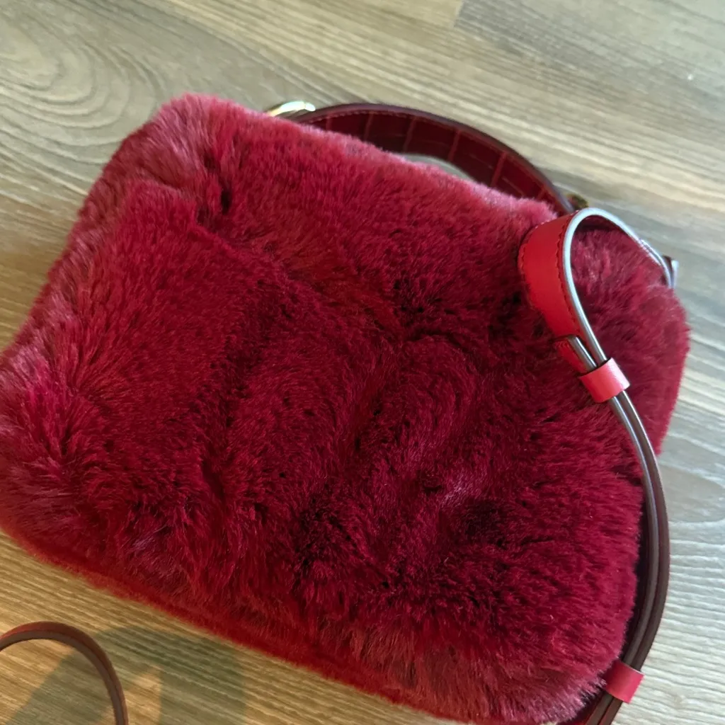 Excellent condition red Chloe C faux fur leather crossbody mini bag - Image 4