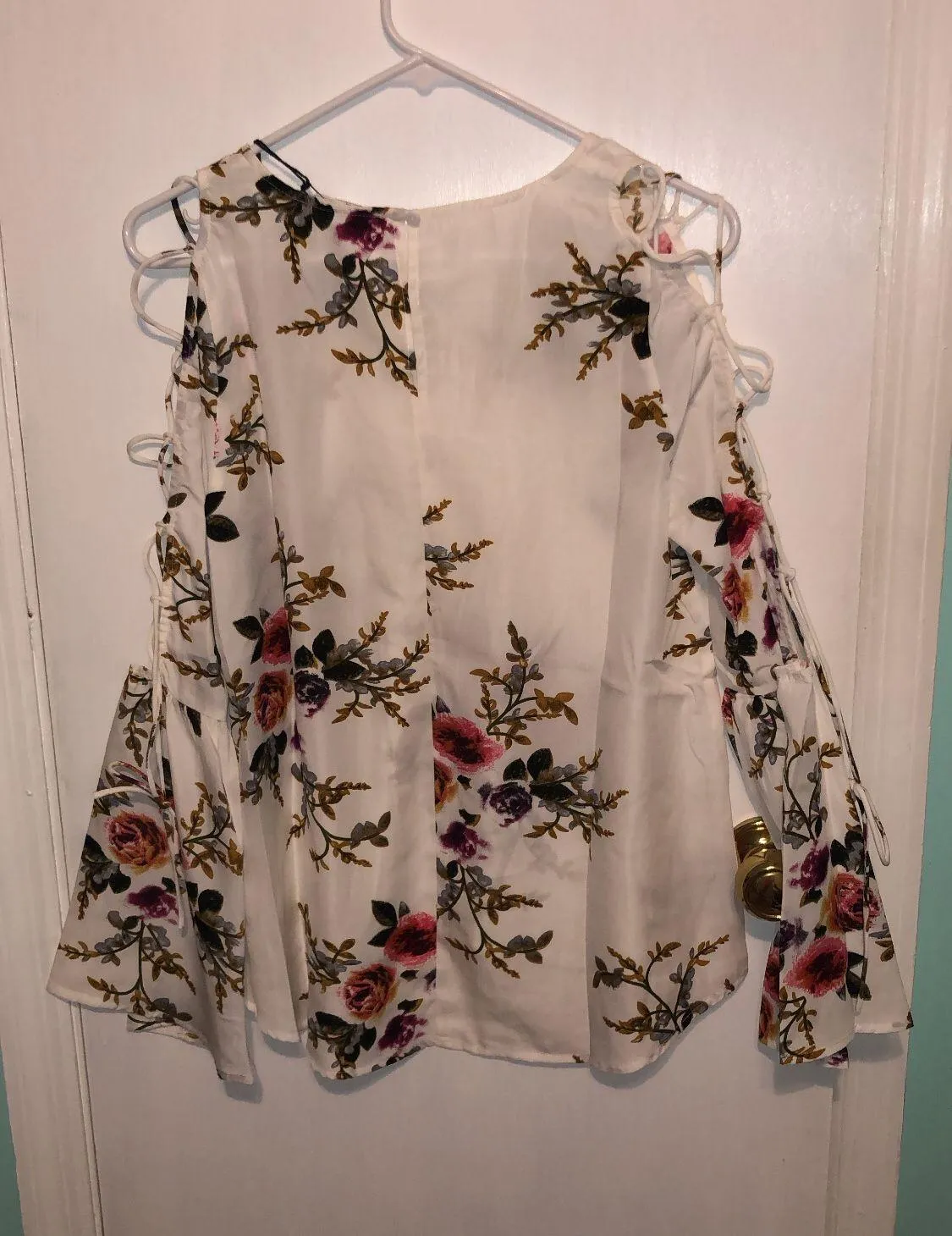 White Floral Top Size M - Image 2