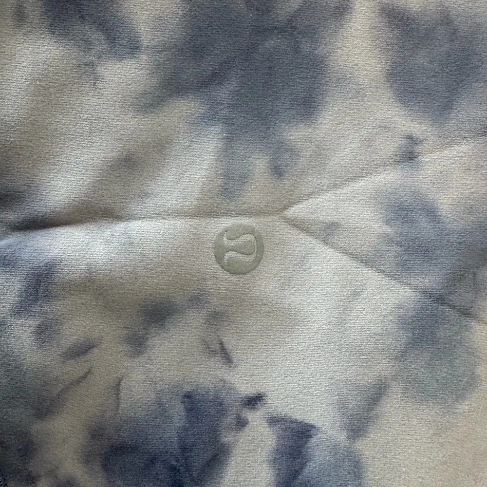 Blue Diamond Dye Lululemon 28” Leggings - Image 4