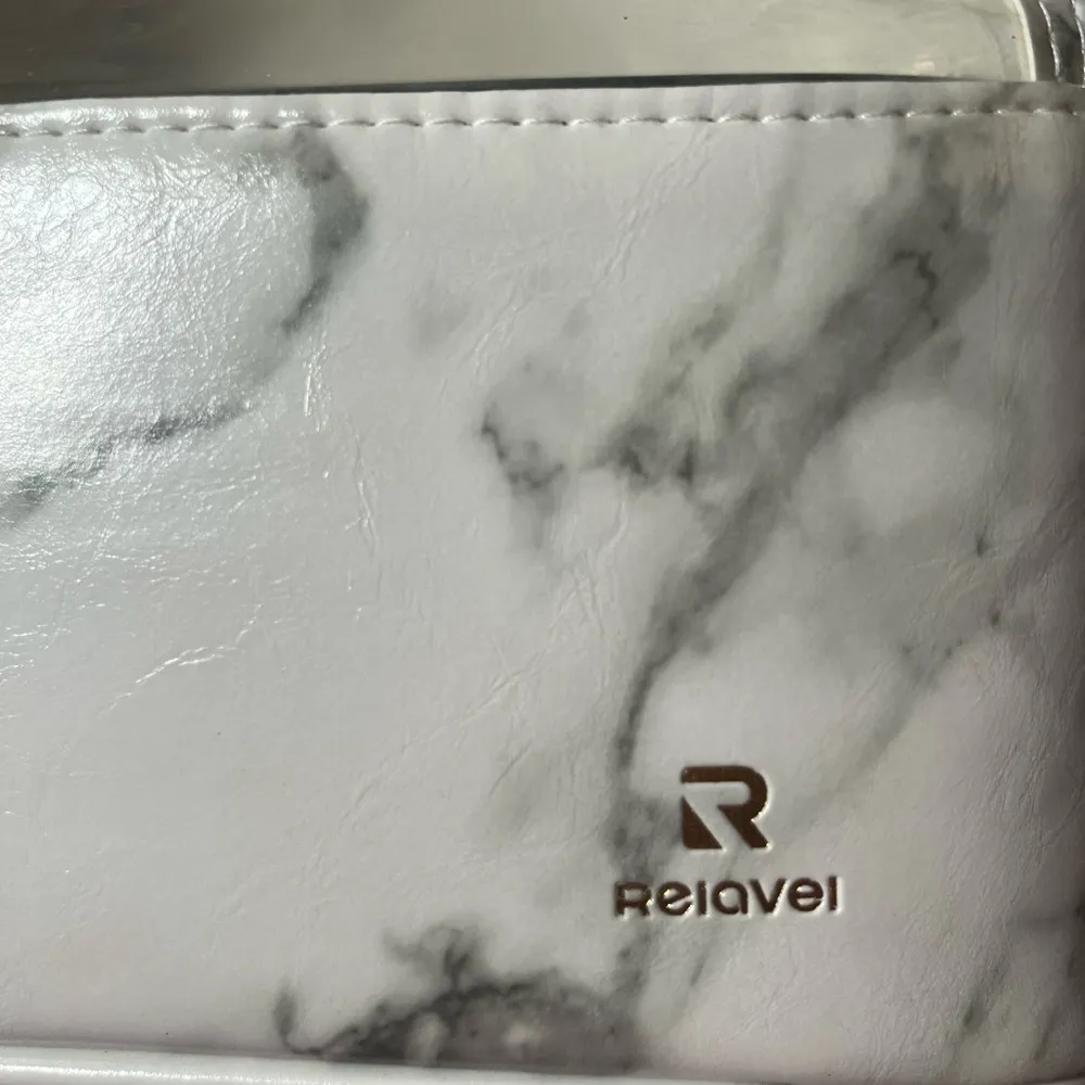 Marble Makeup Brush Bag with Gold Accents - Image 10