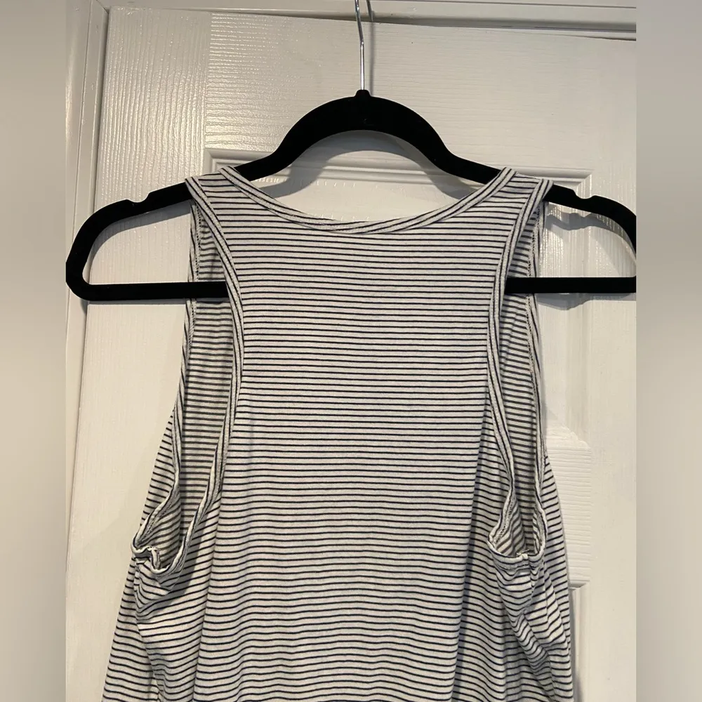 Universal Thread Size M Lafayette Tank Top Racerback Navy White Stripe Round Hem - Image 9