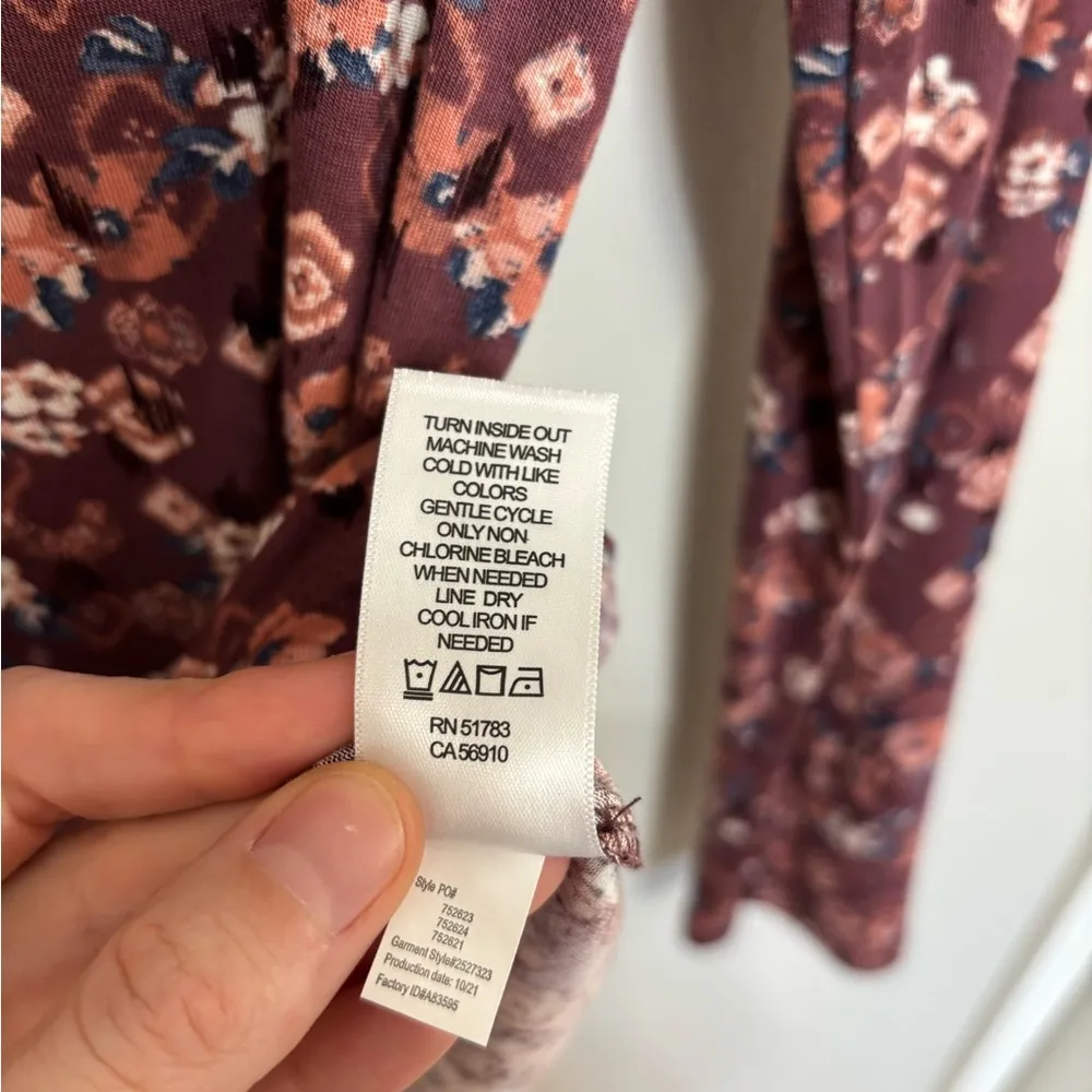 NWT Maurice’s Soft Jersey Long Sleeve Floral Scoop Neck Tee - Size L - Image 5