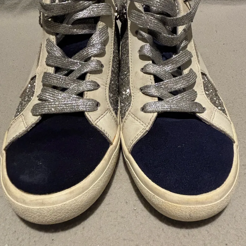Vintage  Havana Bounce 23 Silver Glitter and Navy Suede Sneakers Size 11 - Image 3