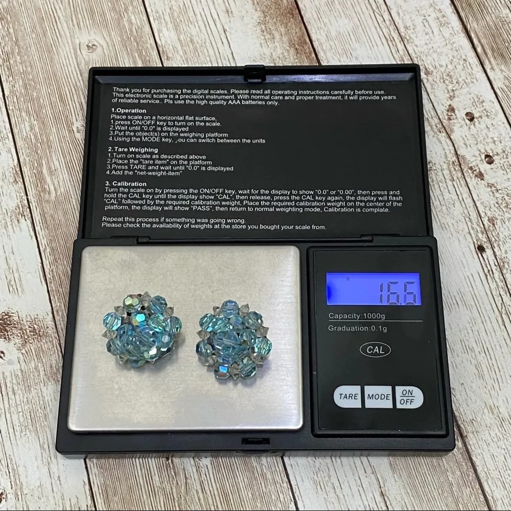 Vintage Blue Aurora Borealis Cluster Clip Earring - Image 6