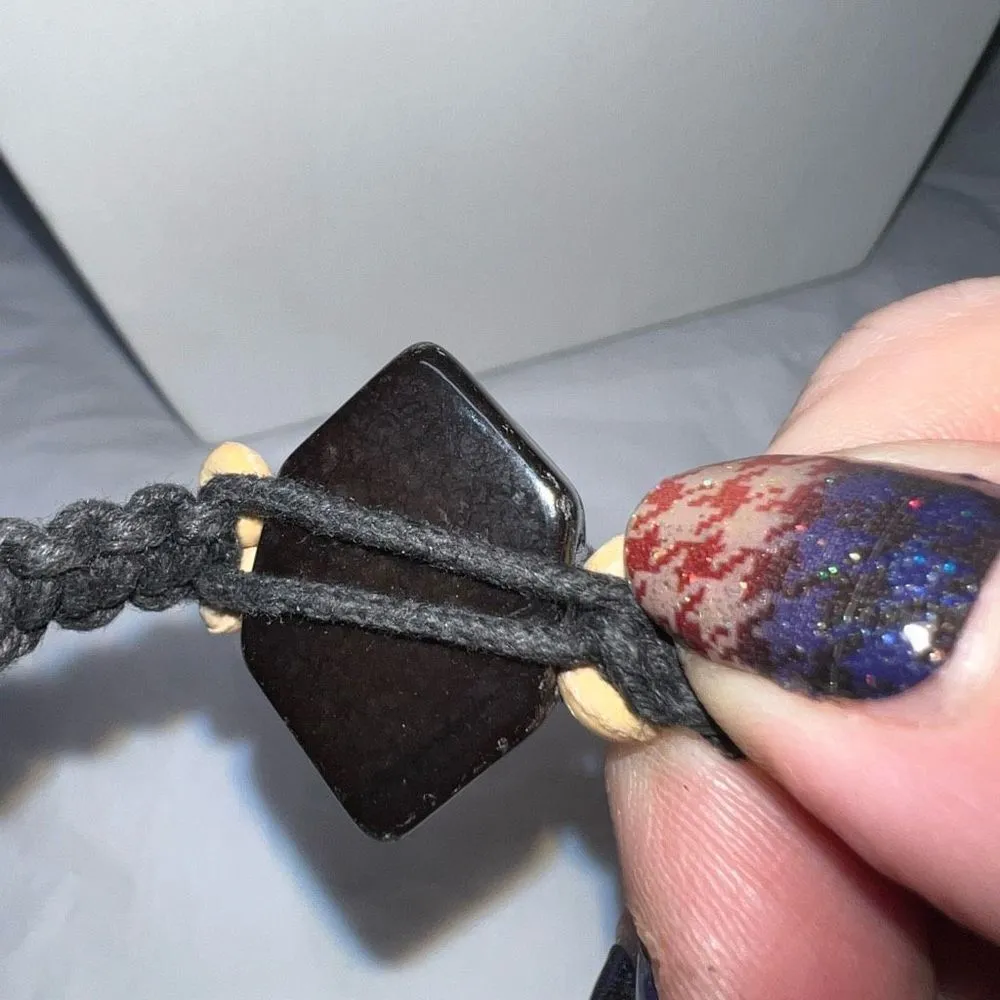 Vintage‎ Macrame and Polished Stone Pull Cord Bracelet Black - Image 4