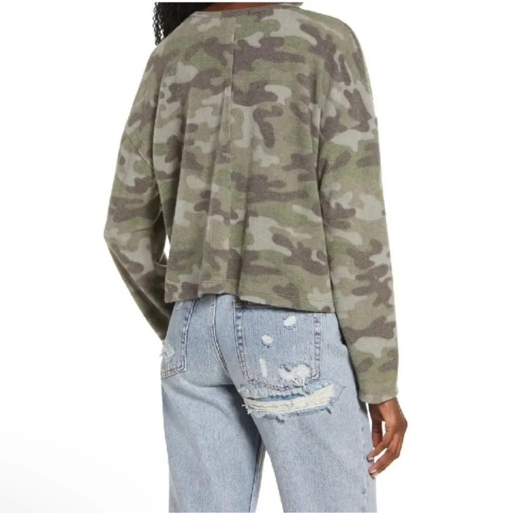 NEW La La Land XS Camo V Neck Fleece Long Sleeve Crop Top Buttery Soft Y2K Green - Image 2