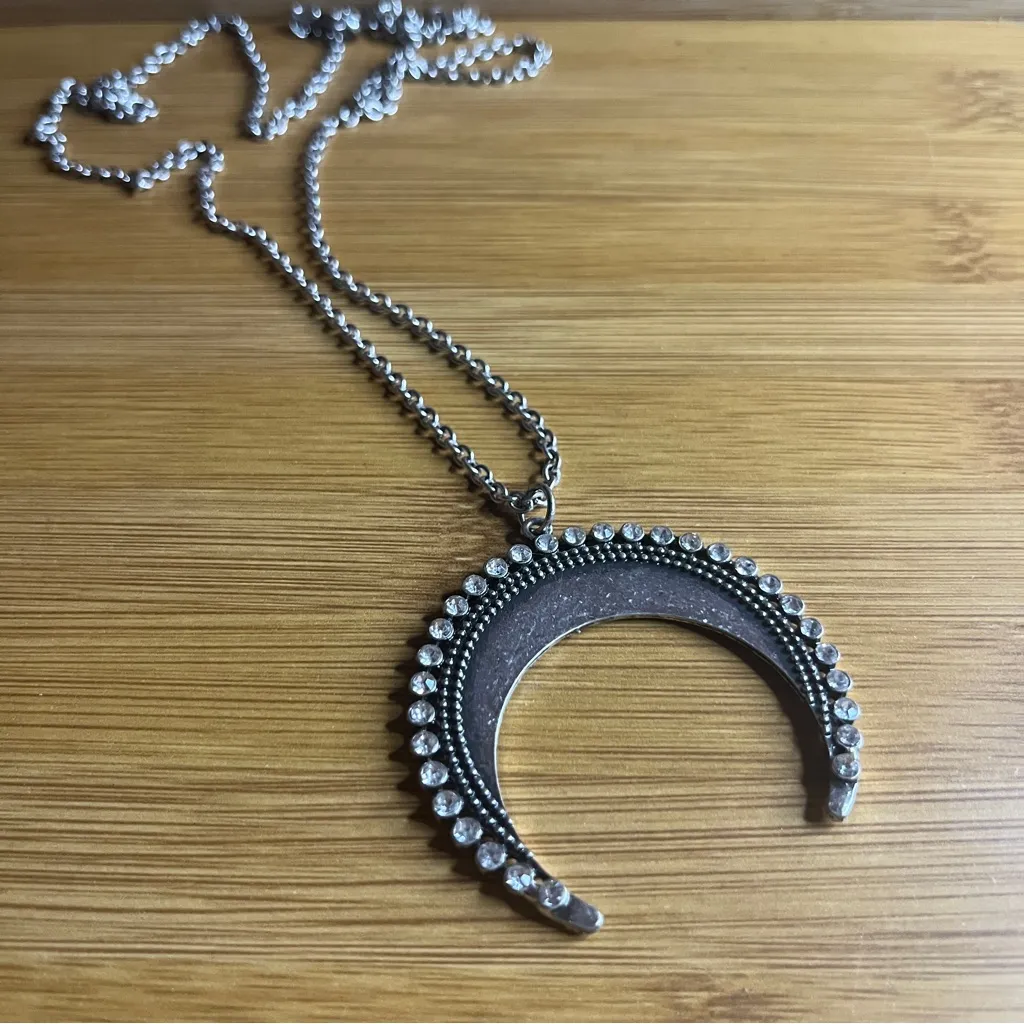 Silver Crescent Moon Pendant Necklace - Image 4