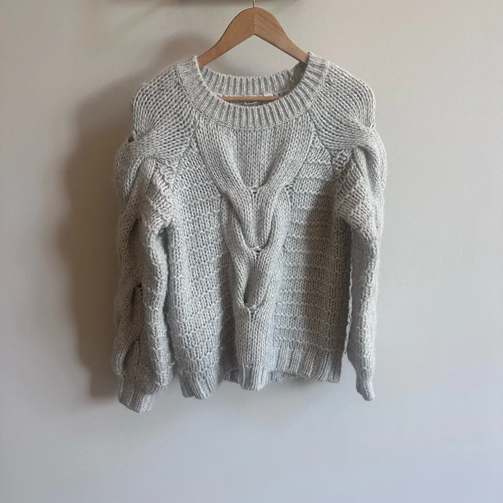 Chunky Cable-Knit Crewneck Sweater Size Small wool blend - Image 6