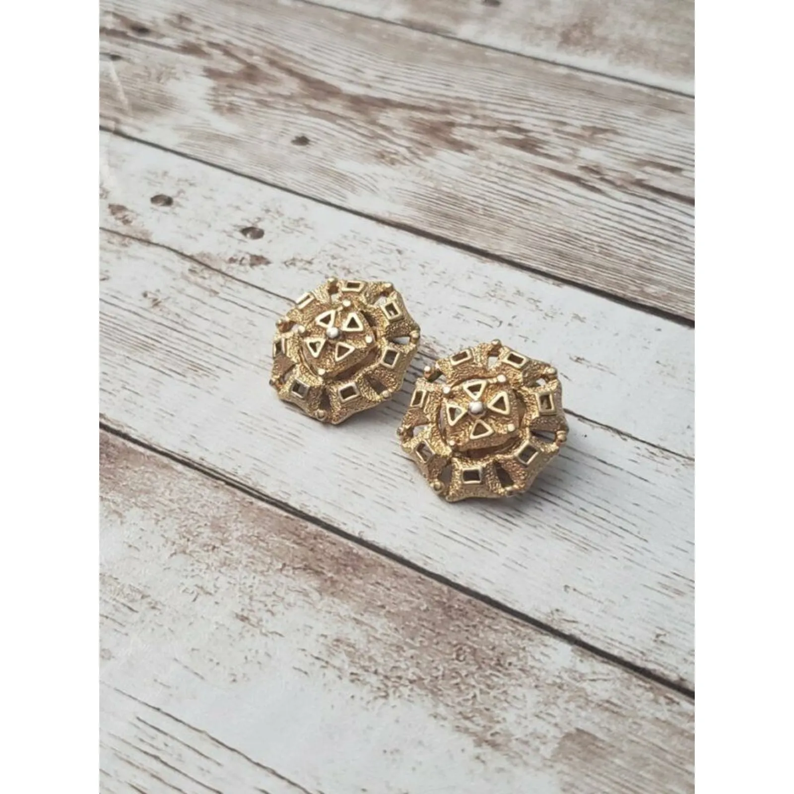 Vintage Clip On Earrings Unusual 7 Sided Gold Tone - Image 2