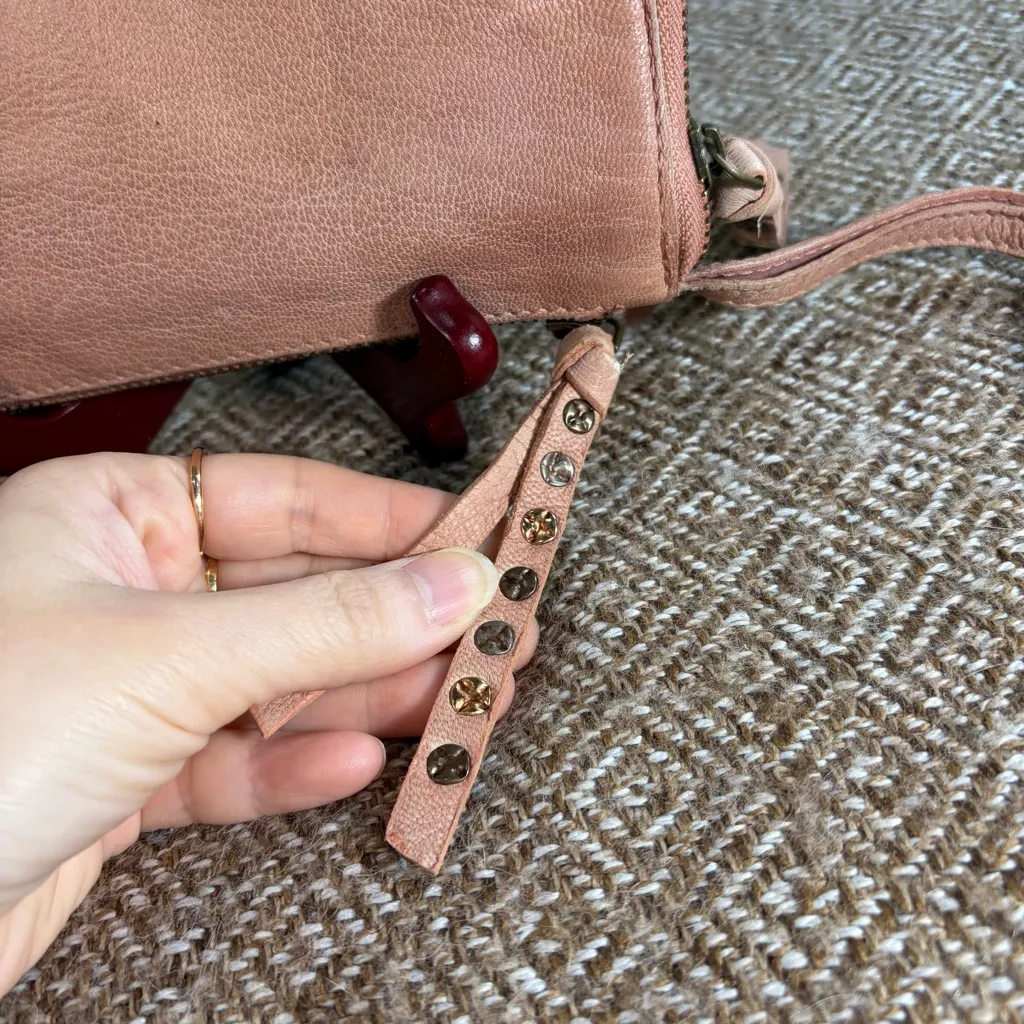 Free People Womens Rose Leather Distressed Zip Around Wristlet Wallet Boho EUC - Image 5