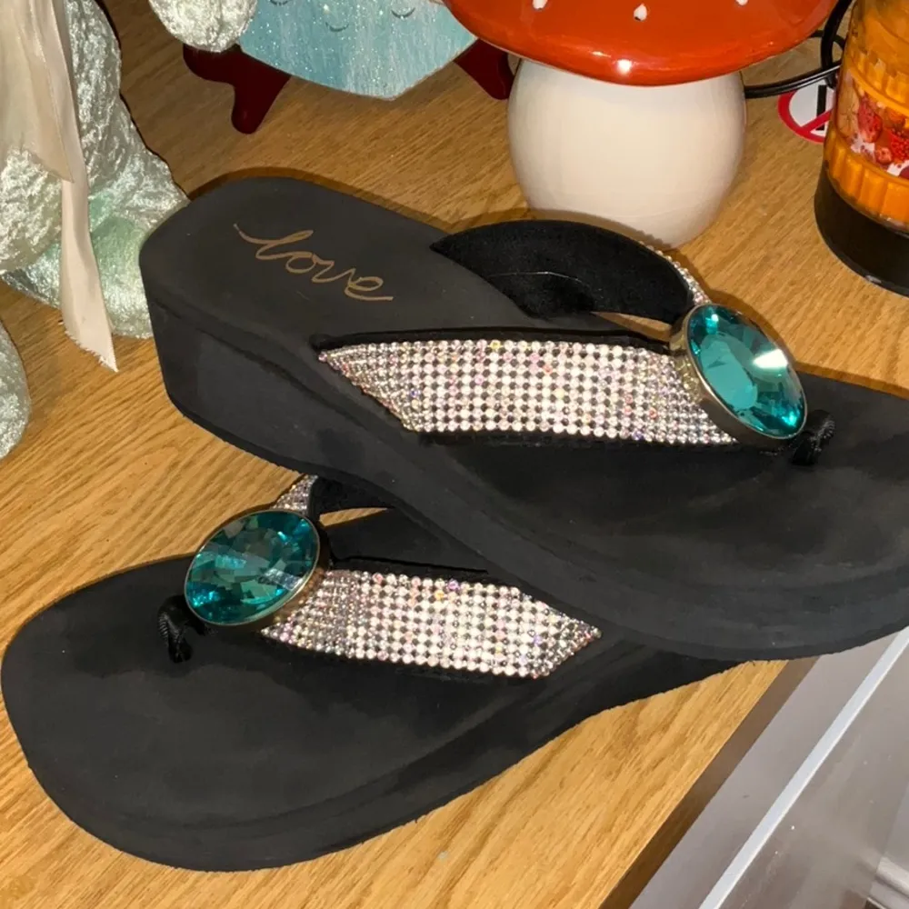 Elegant Black Sandals with Teal Accent Size 10 - Image 3