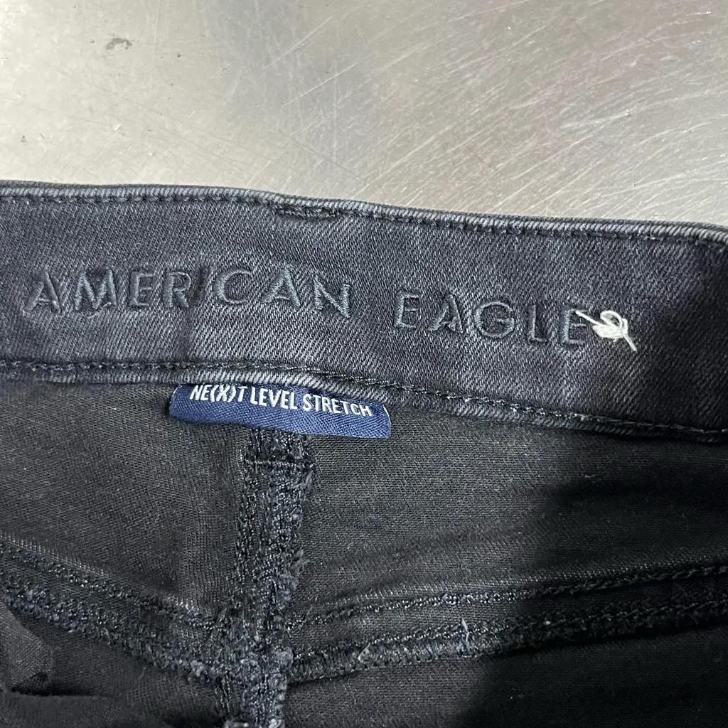 American Eagle Next Level Stretch Black Denim Shorts - Size 4 - VGUC - Image 5