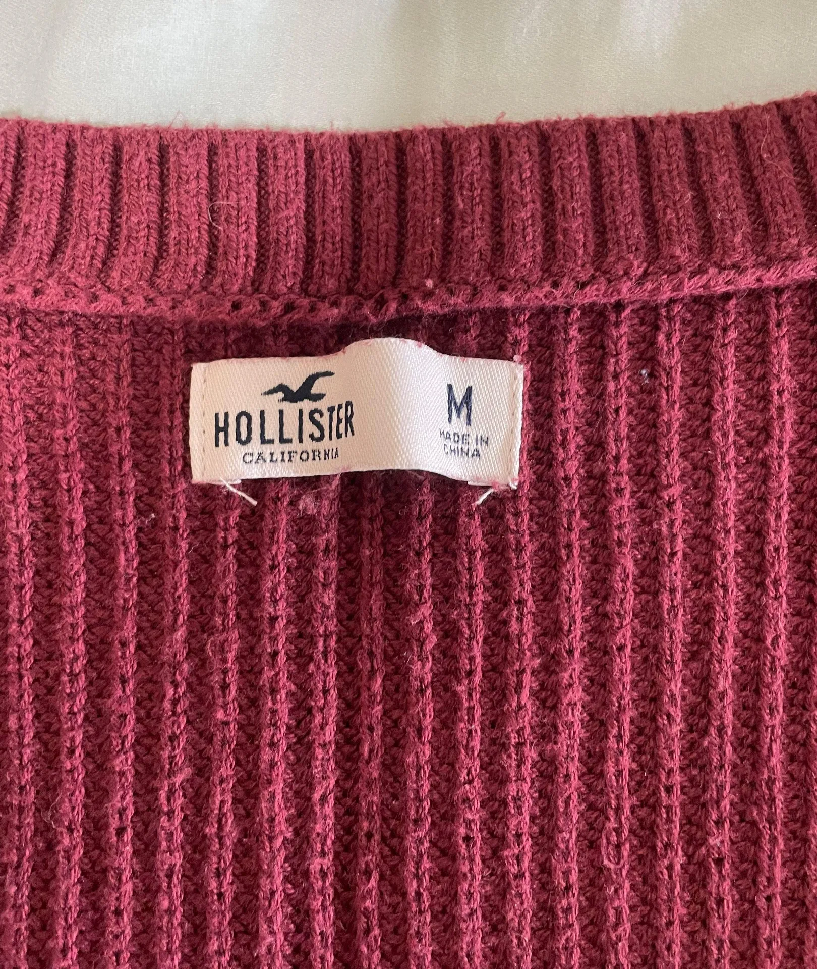 Hollister V Neck Sweater - Image 3