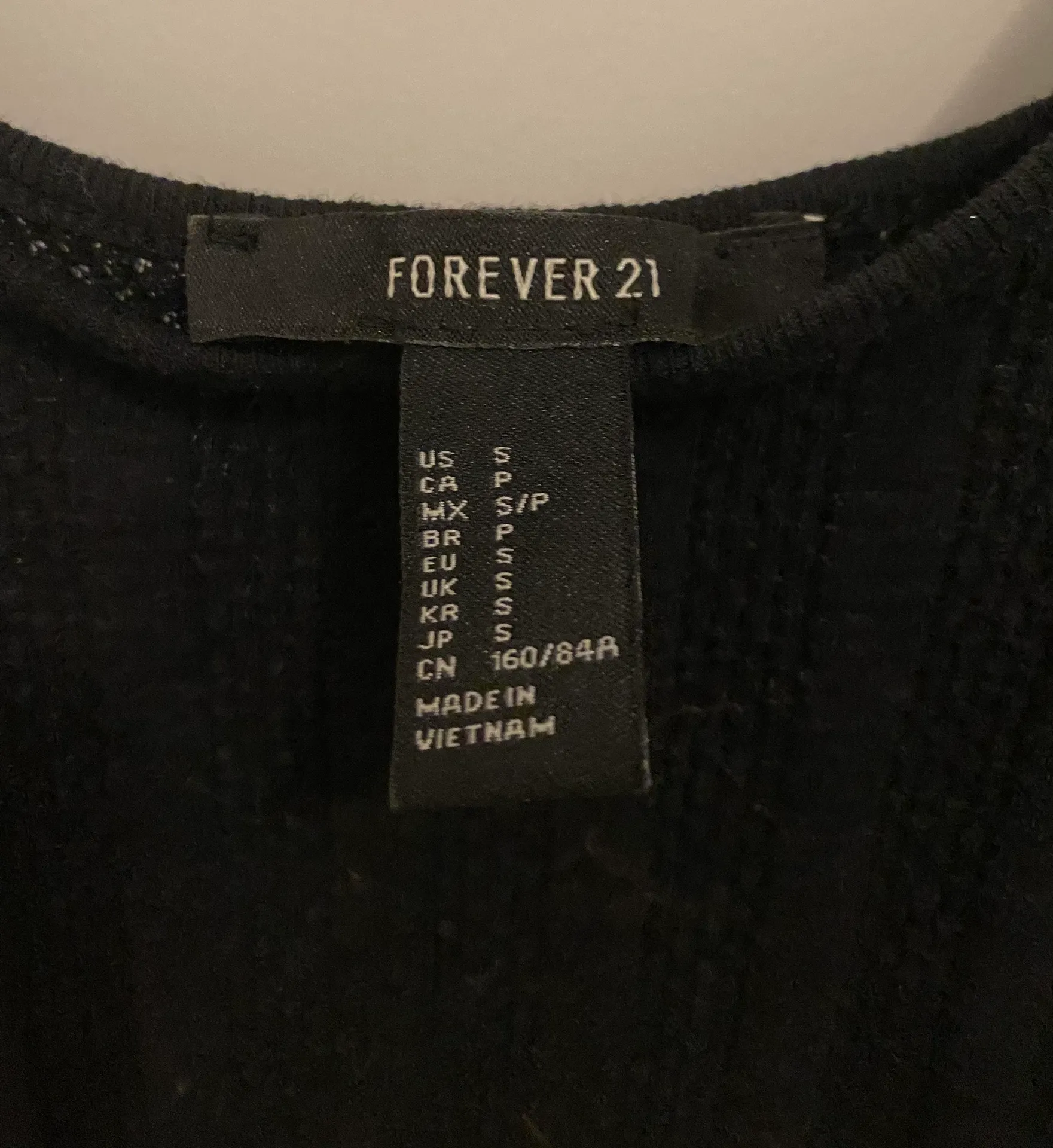 Forever 21 Black Cropped Tank Top - Image 4