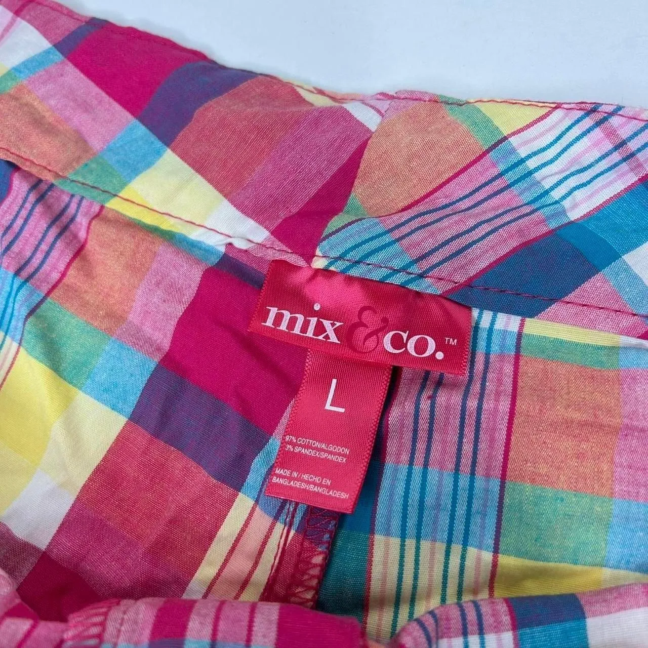 Vintage Y2K 2000s retro Pink plaid low rise shorts with button detail - Image 5