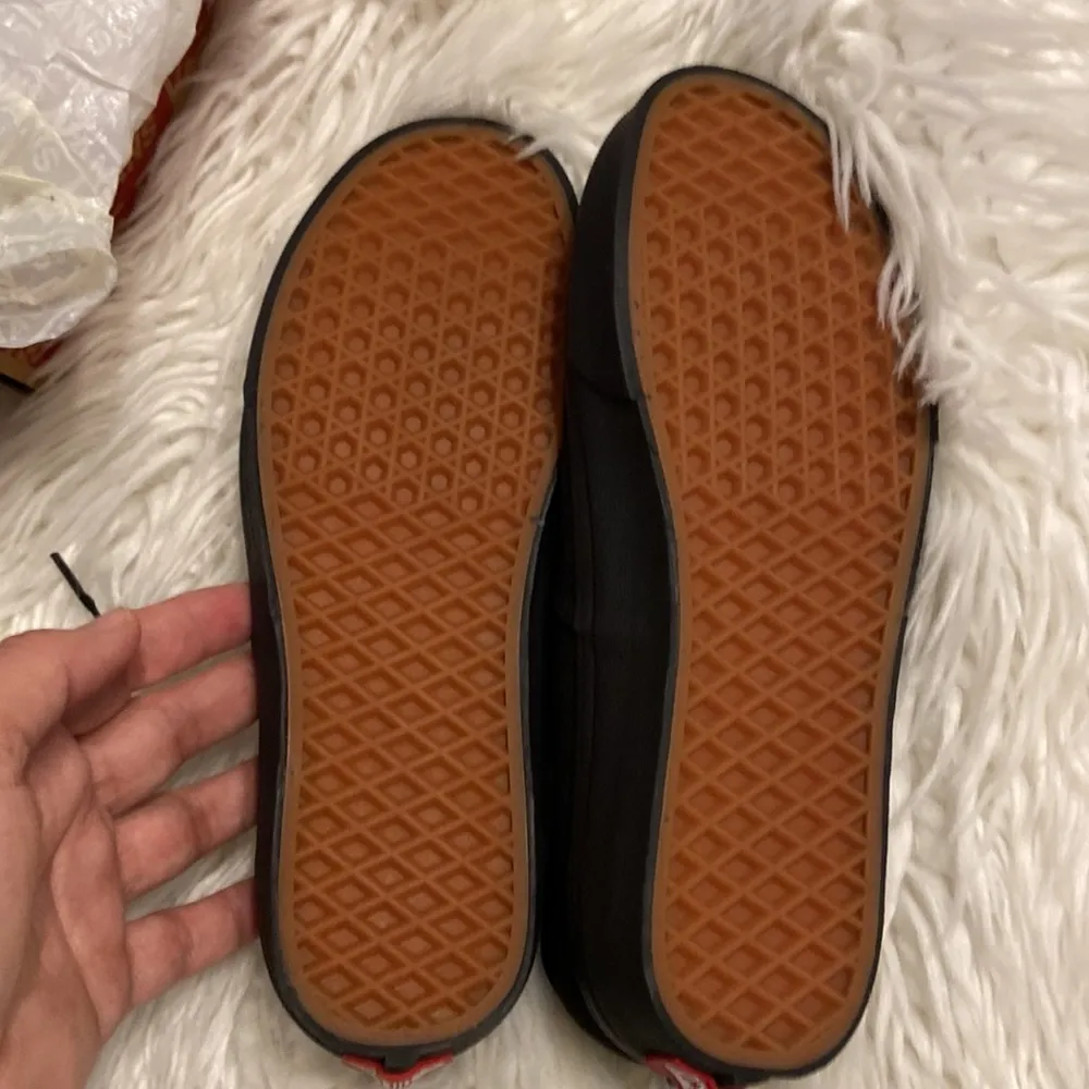 Vans of the Wall Shoes size 8 mans and 9.5 women’s brand new with box - Image 5