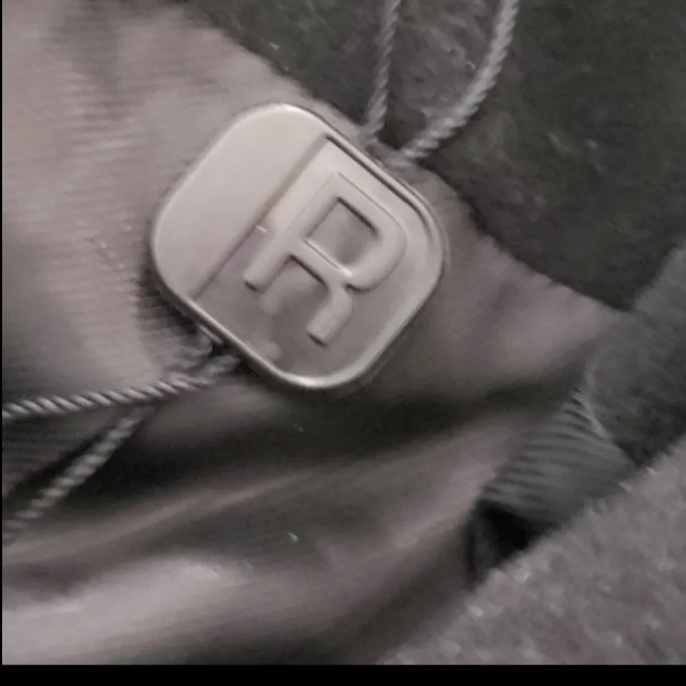 Kenneth Cole Reaction black Cashmere wool blend coat New! Size 6 - Image 4