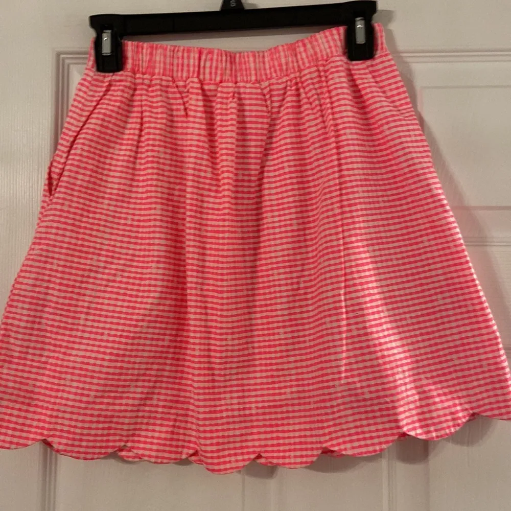 Lilly Pulitzer Skirt size XS excellent condition color pink and white length 16” - Image 3