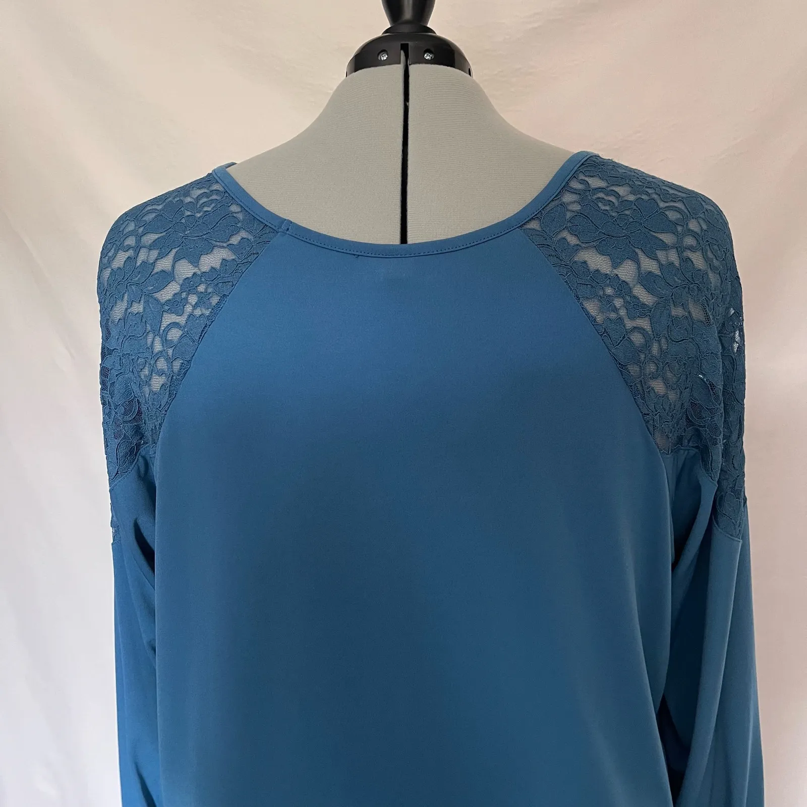 Torrid Lace Shoulder Popover Womens Top 4X Teal Romantic Boho Flowy Long Sleeve - Image 3