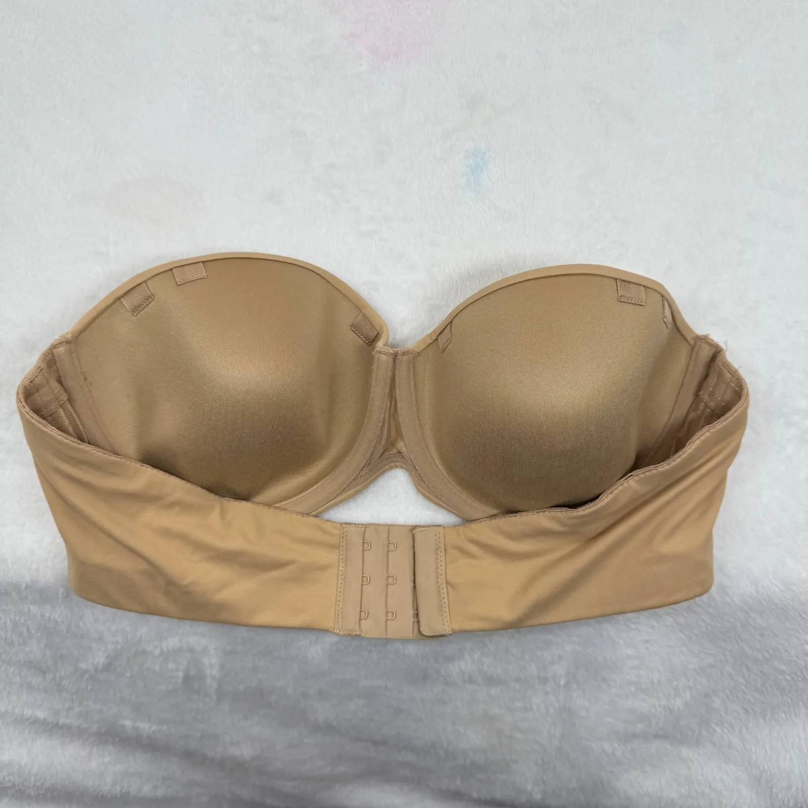 Soma Embraceable Strapless Bra 38C Beige Seamless Underwire Convertible no strap - Image 2