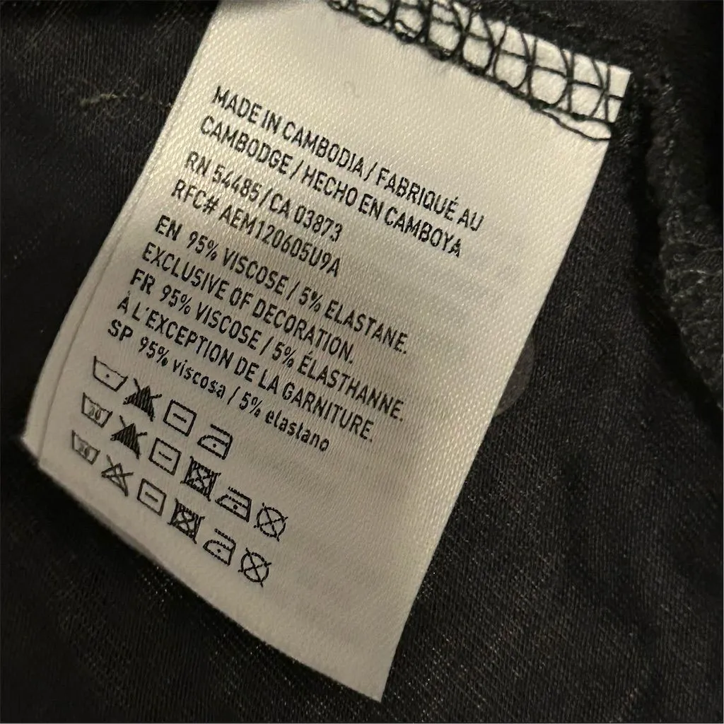 American Eagle Women's XS Black Floral V-Neck T-Shirt Embroidered - Image 7