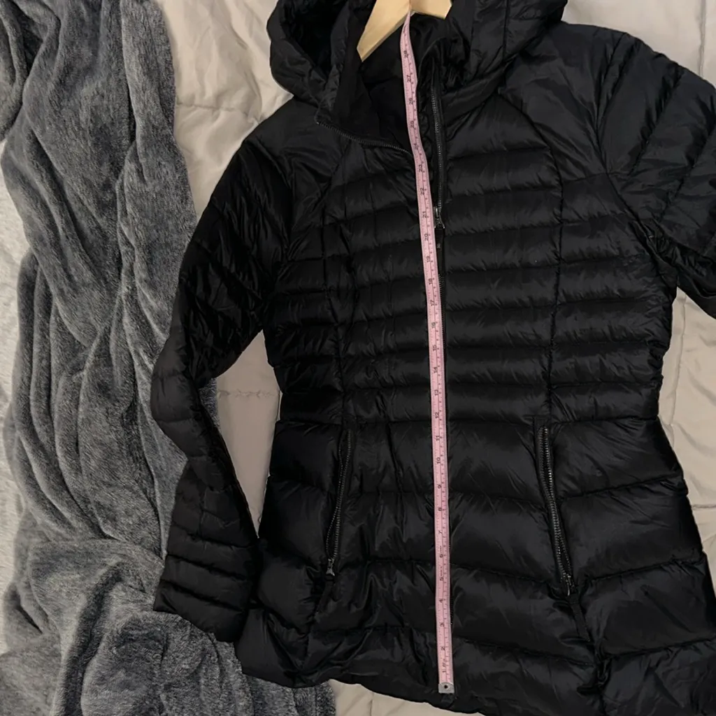 Lululemon winter jacket -size 10 - Image 9