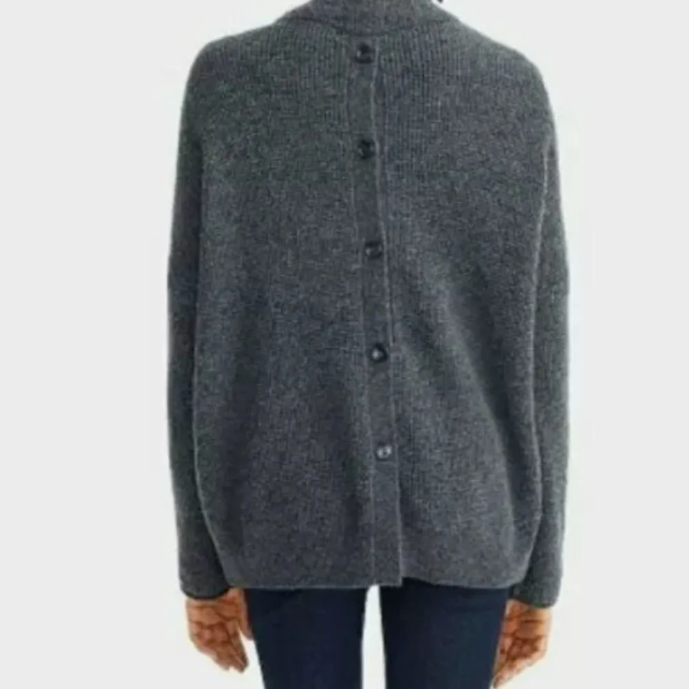 Point Sur J.Crew gray button back sweater size XS - Image 5