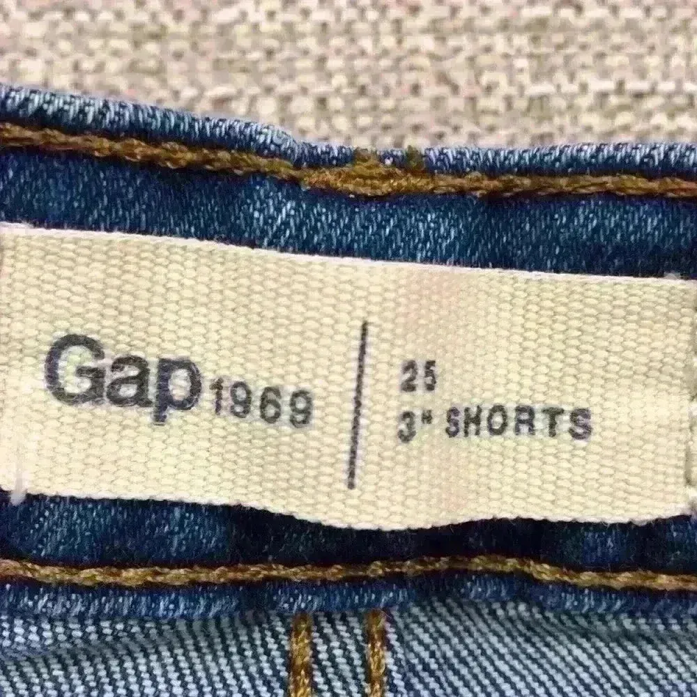 GAP 3” Denim Shorts - Image 5