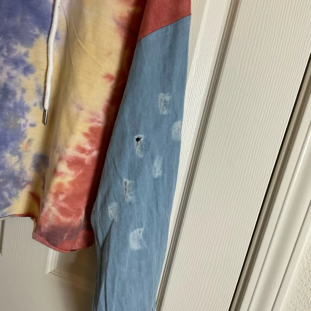 Like An Angel pullover cropped hoodie, tie-dye, light denim sleeves Size large - Image 3