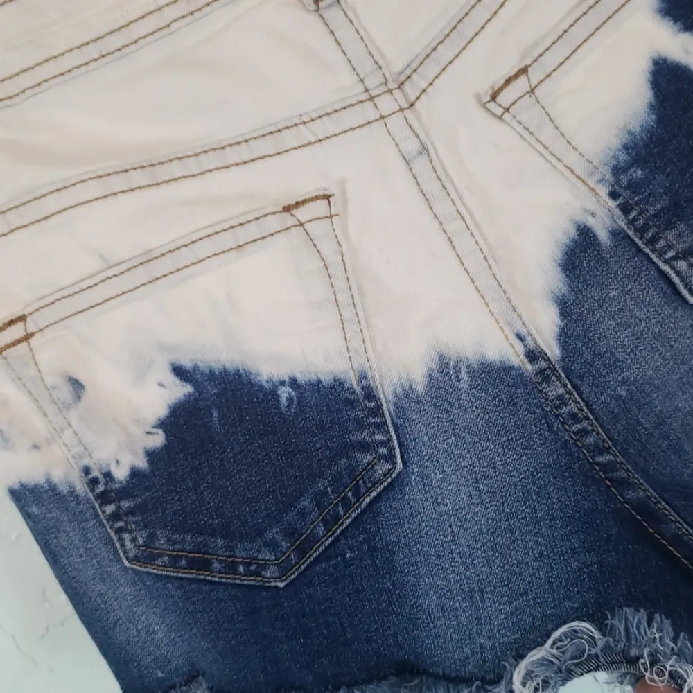 Sneak Peak ombre high rise denim shorts Blue - Image 4