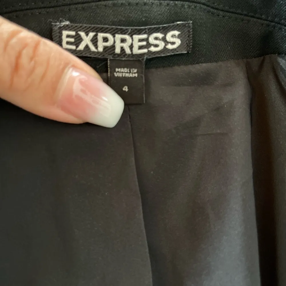 Express Black Slim Fit Blazer for Women Size 4 3/4 ruched Sleeves - Image 3