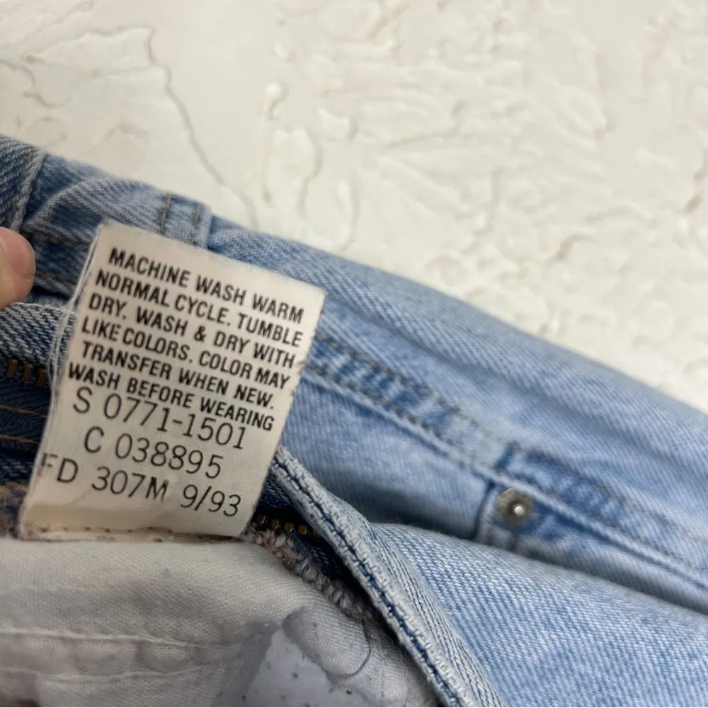 VTG 80’s90’s Authentic Britannia Light Wash High Rise Mom Jeans Blue Size 10 - Image 4