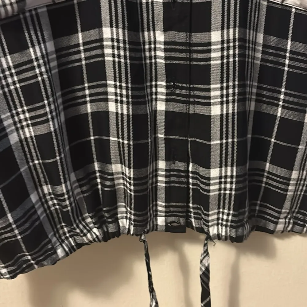 Lane Bryant Women’s Blouse Button Down Black White Monochrome Plaid Shirt - Image 7