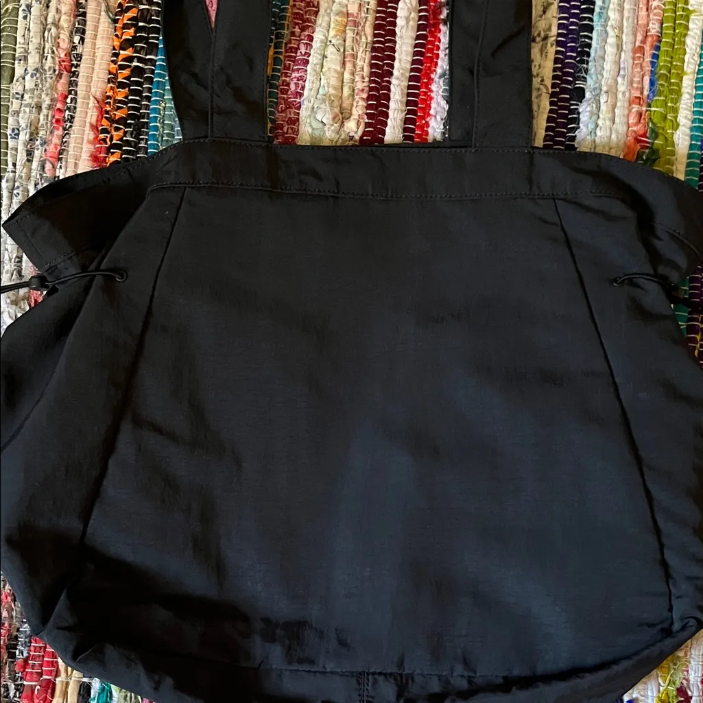 Lululemon Side-Cinch Shopper Bag 18L in black nylon - Image 5