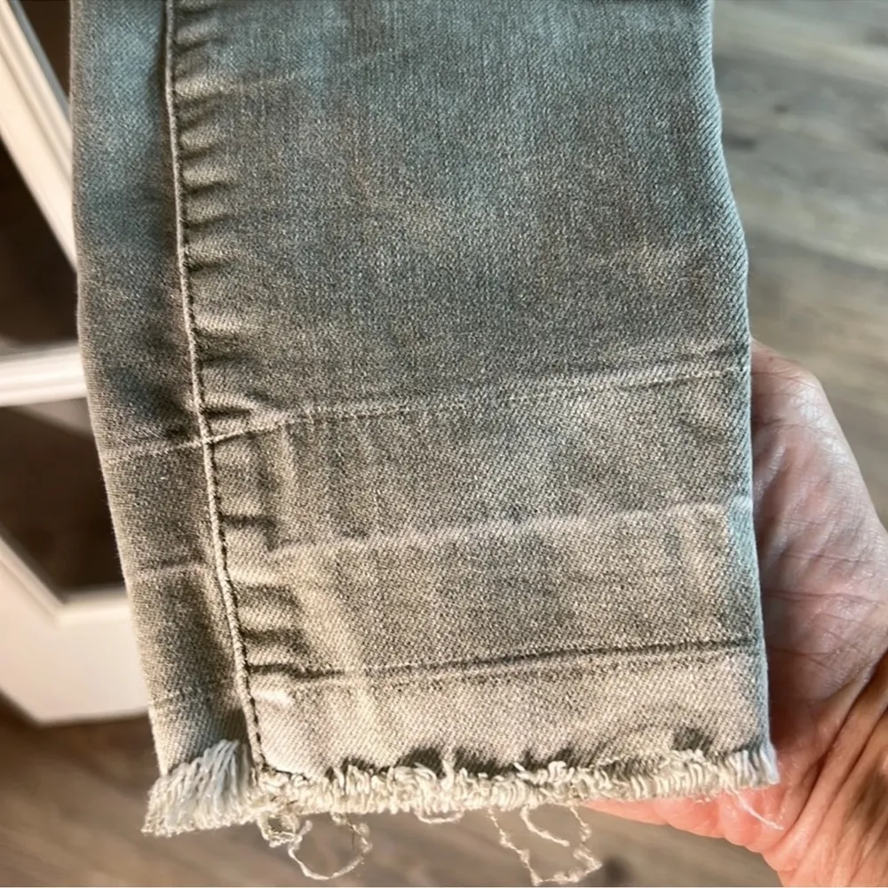 MOSSIMO‎ Mid Rise Super Stretch Busted Knee Jeggings Size 27 Green - Image 5