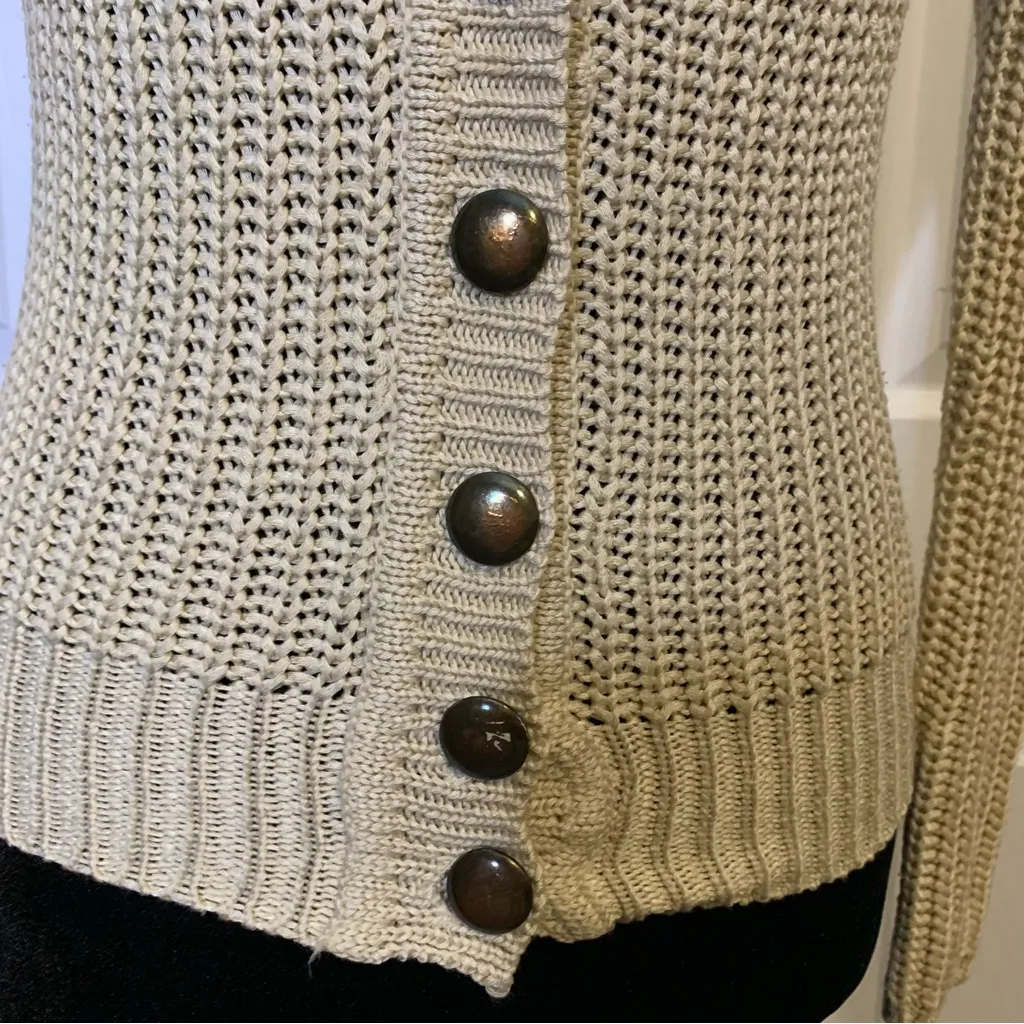 Creme Knit V Cut Button Cardigan - Image 5