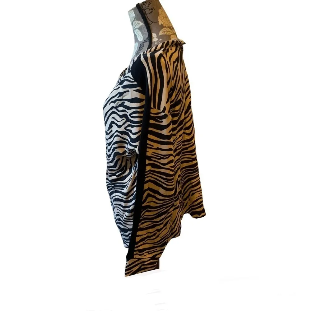 SOFIA VERGARA Animal Print Bateau Neck Loungewear Top medium 8/10 Mob Wife - Image 4