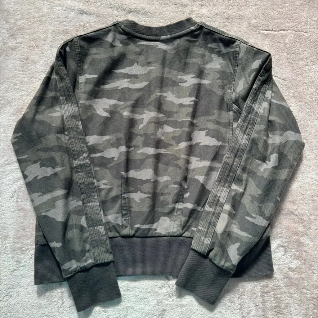 Athleta Farallon Printed Sweatshirt Black Olive Camo Sweater Top Pullover Sz‎ Xs - Image 8