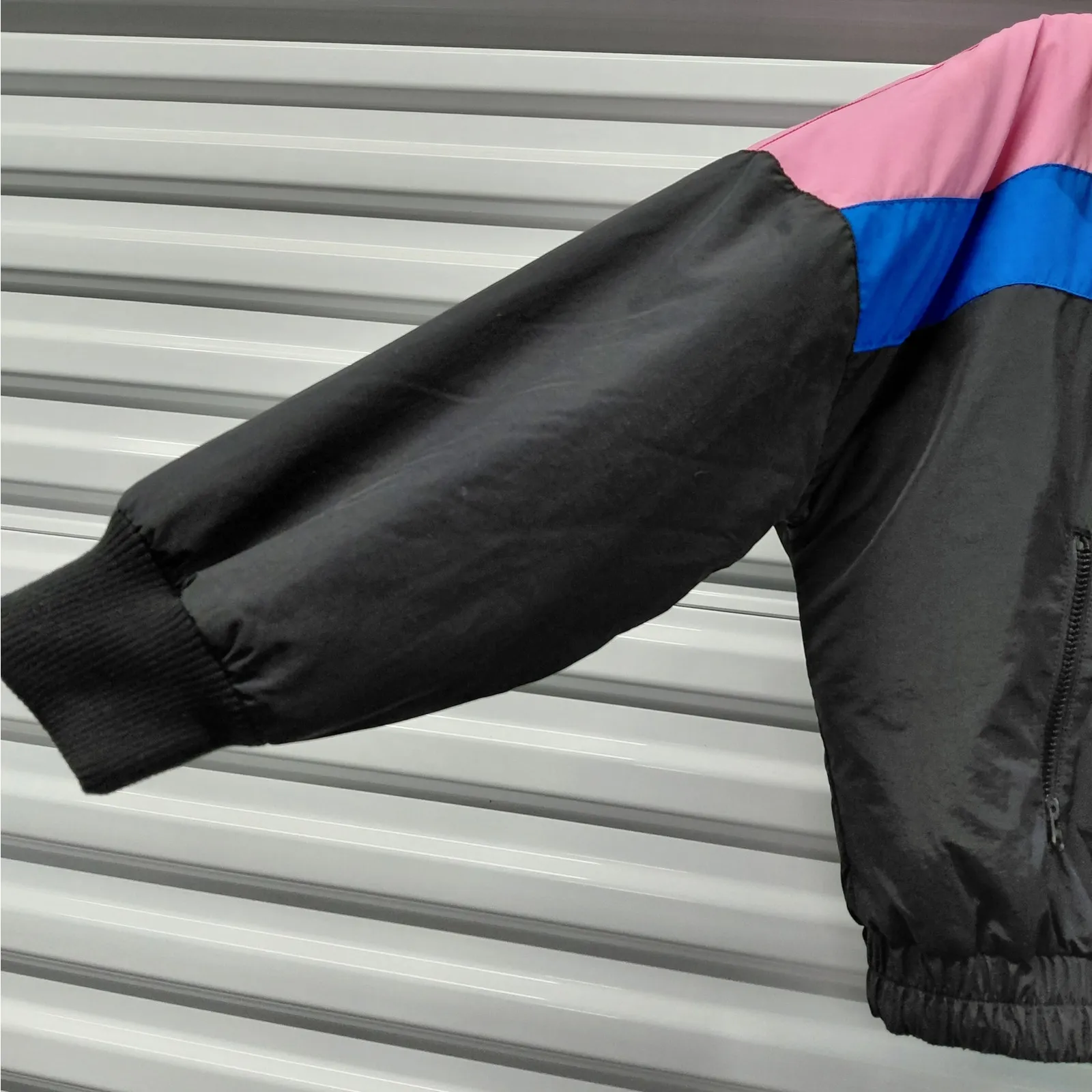 American Eagle Womens Puffer Jacket Size Small Black Multi Cropped Coat Cozy Y2K - Image 4