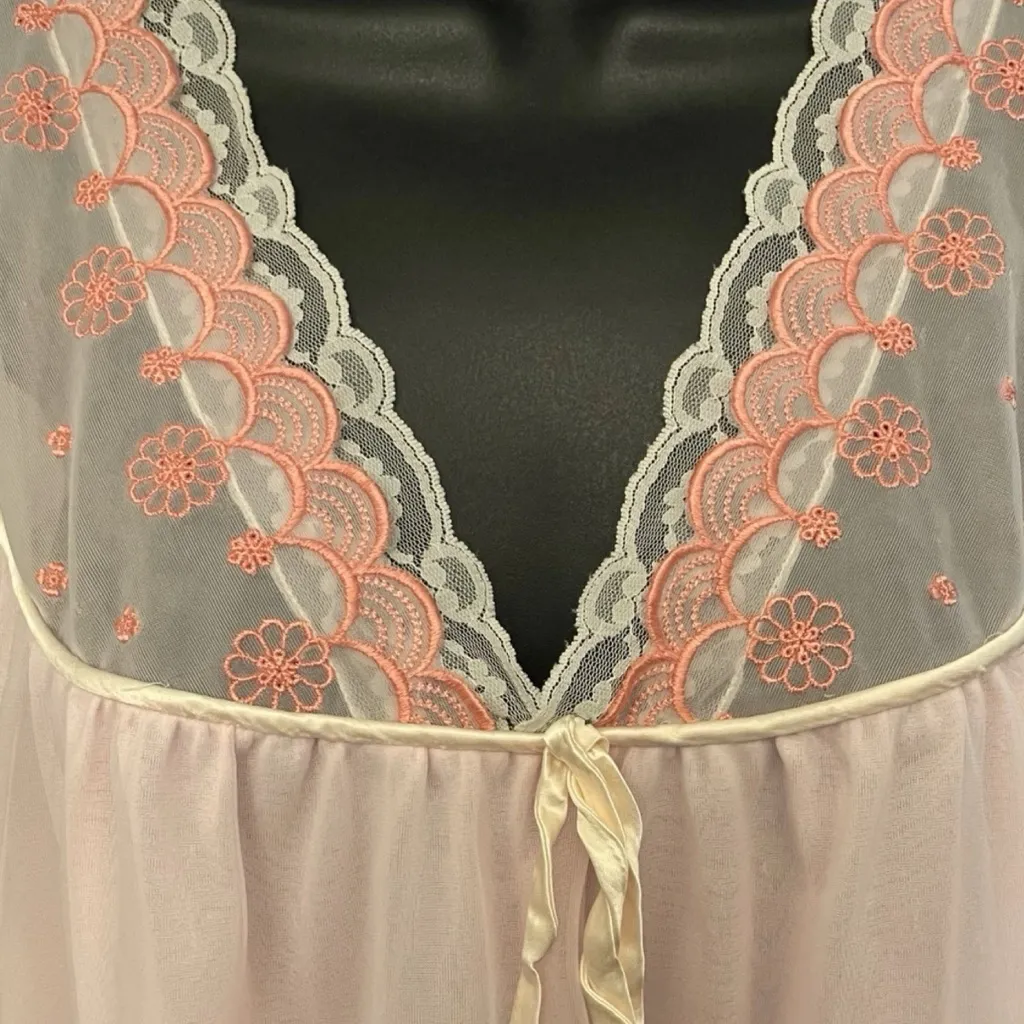 Deena California Nightgown Flutter Sheer Lined Pink Embroidered Approx Sz S VTG - Image 6
