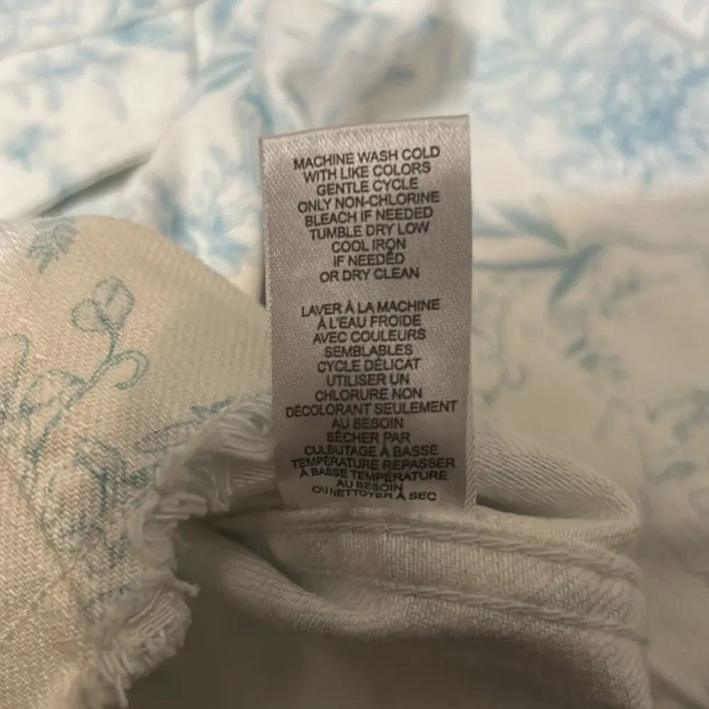 Denim Cropped Long Sleeved Floral Printed Jean Jacket Size M NEW - Image 9