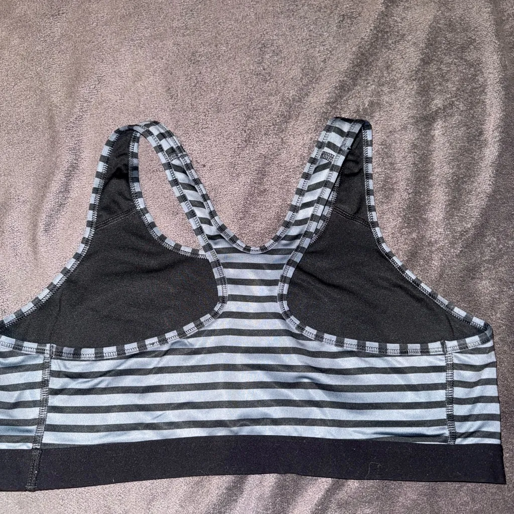 Nike Women's Black and Gray Striped Sports Bra - Image 3