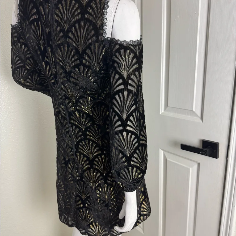 Alice + Olivia Aria Metallic cold shoulder mini dress Sz 4.  A42 - Image 6