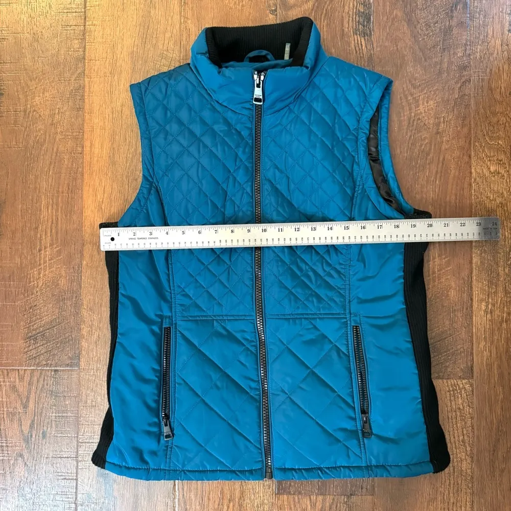 Andrew Marc  teal quilted vested, size L - Image 10